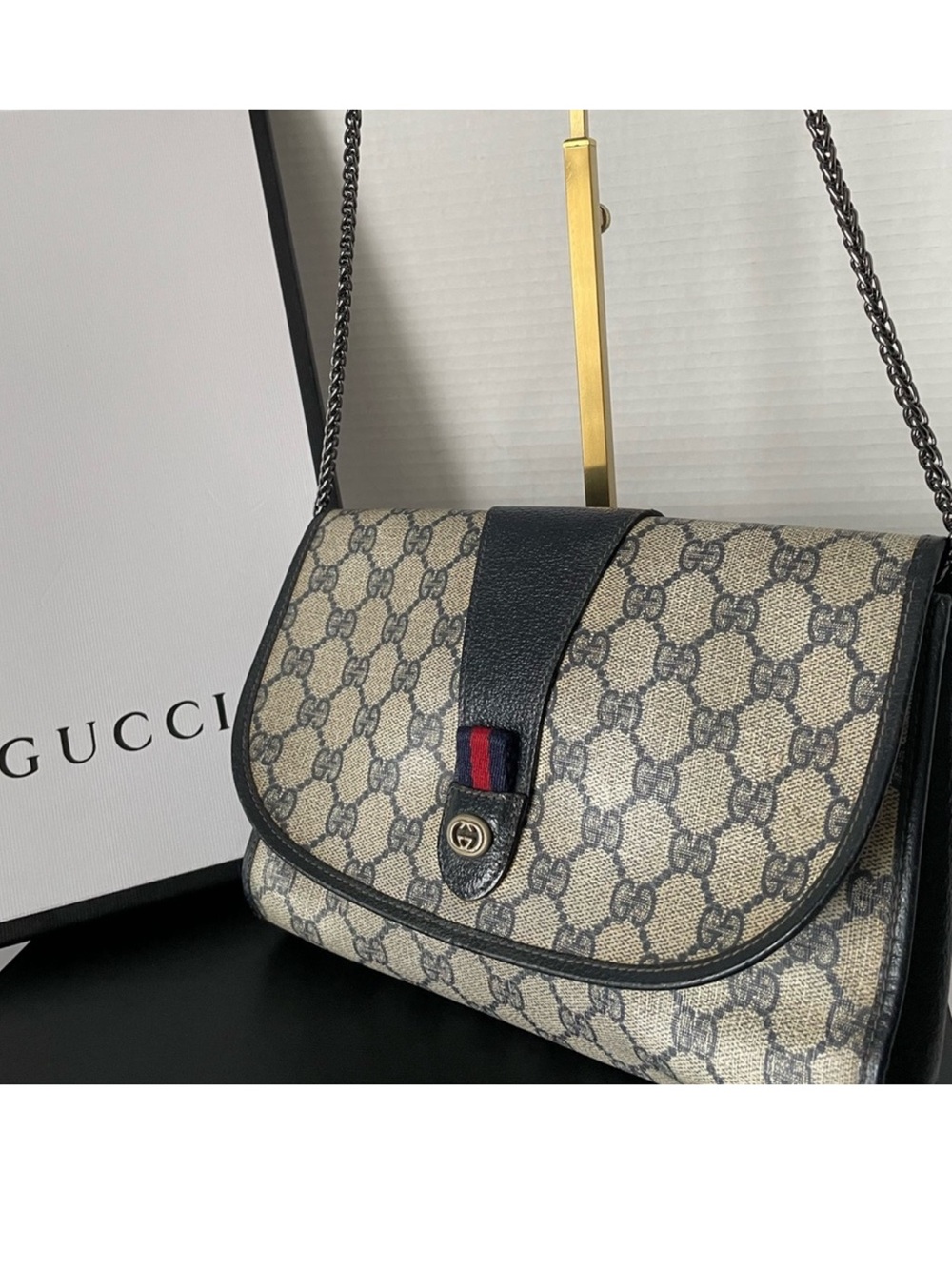 Authentic Gucci Leather Clutch Crossbody/Shoulder Bag Gucci.